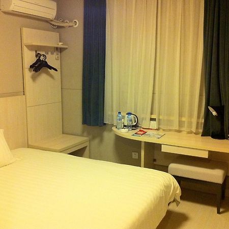 Jinjiang Inn Jining Guhuai Road Екстер'єр фото